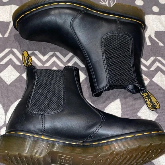 Sz 7 dr martens Chelsea boots black leather pull on - Picture 7 of 9